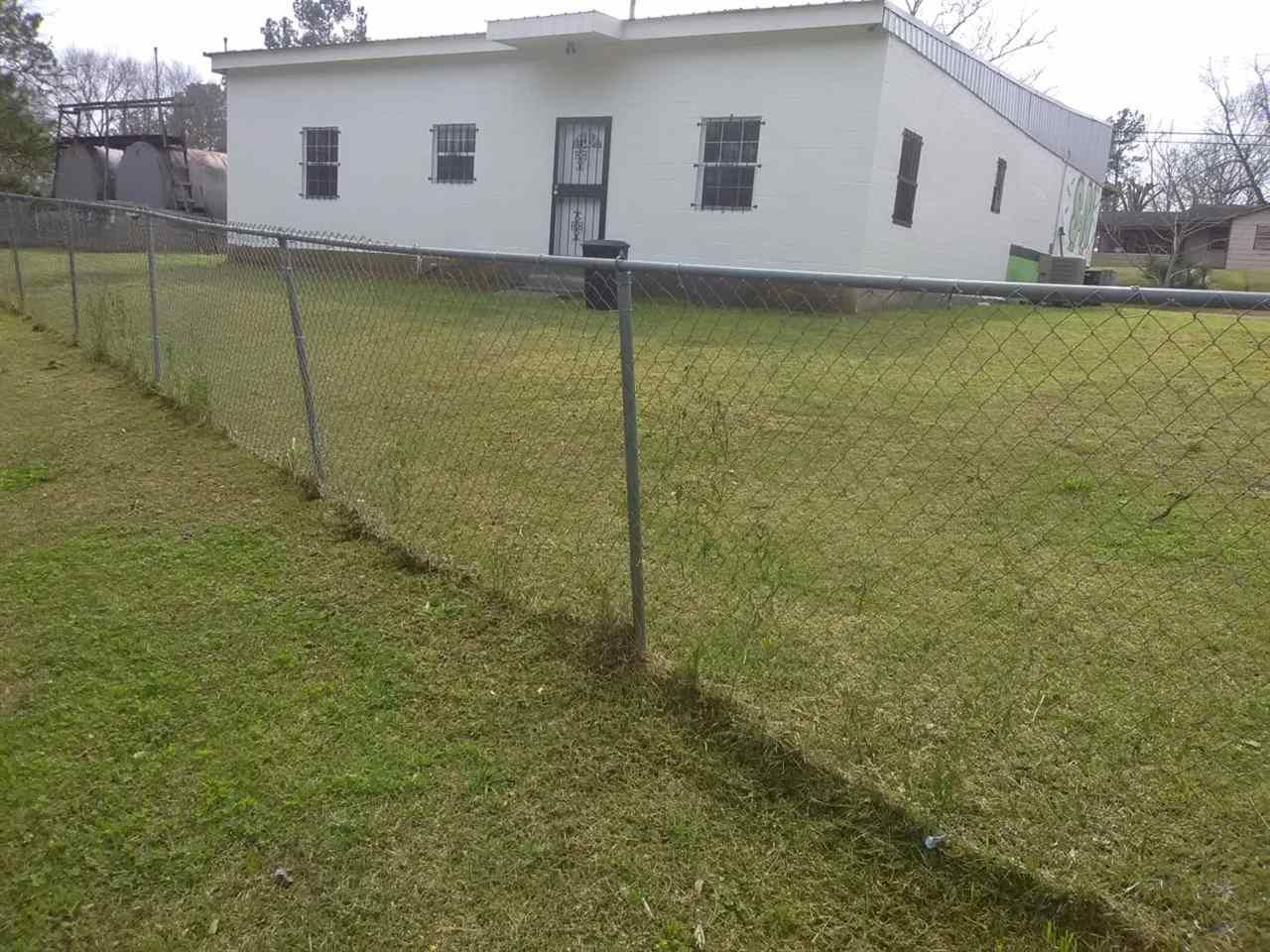 2011 Monticello St, Hazlehurst, MS 39083